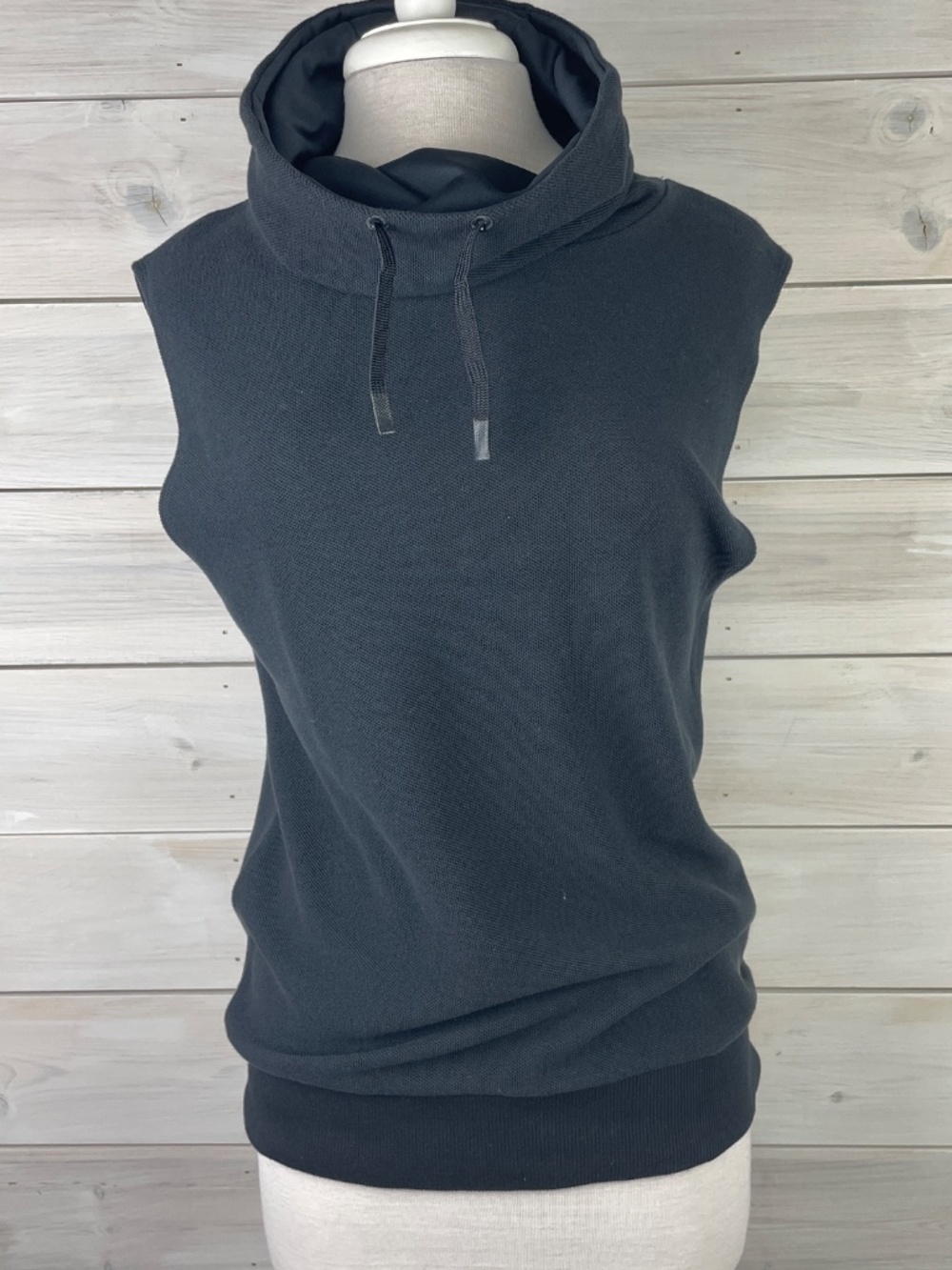 Under Armour Black Sleeveless Fleece Mock Neck Sweatshirt